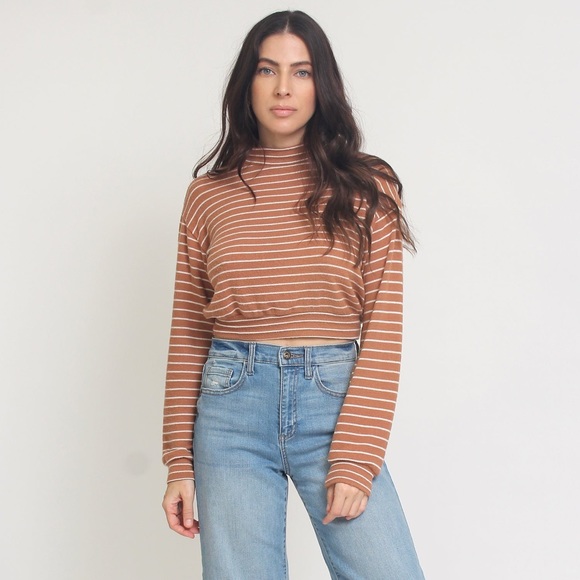 Fleece cropped sweatshirt top by The Classic - Picture 6 of 7